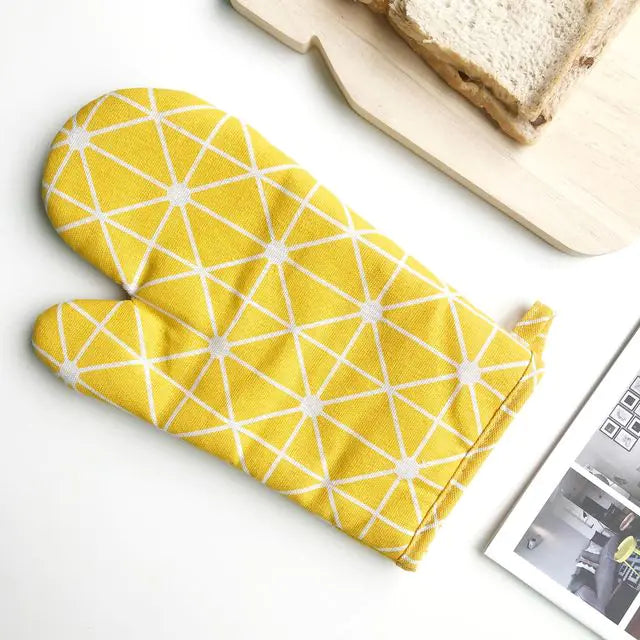 Insulated Kitchen Gloves for Oven and Steamer Use