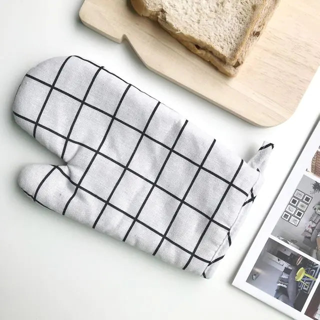 Insulated Kitchen Gloves for Oven and Steamer Use